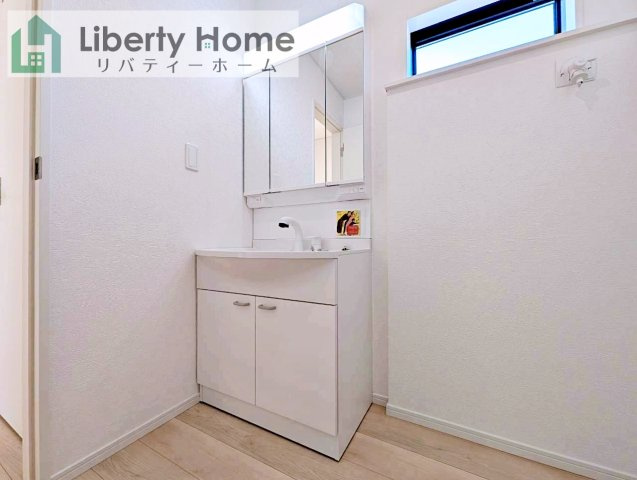 結城市結城第45　新築戸建　1号棟の独立洗面台