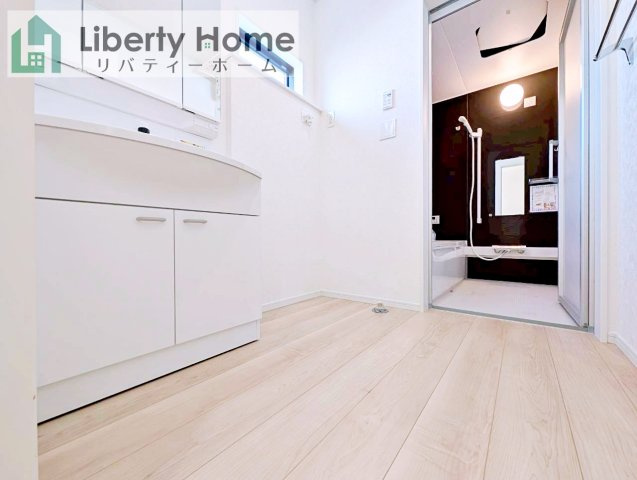 結城市結城第45　新築戸建　1号棟の独立洗面台