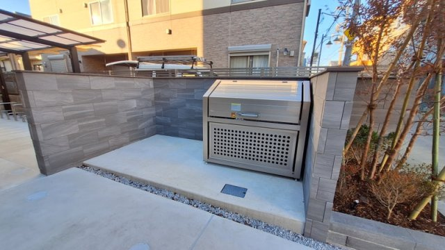 パルハイム若松の駐車場