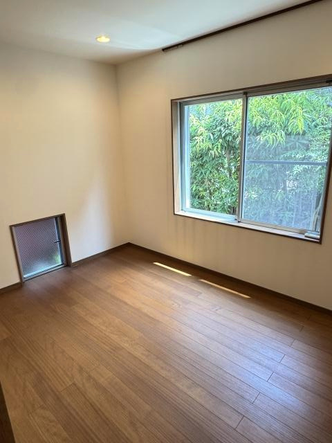 高知市宝町　中古戸建ての洋室