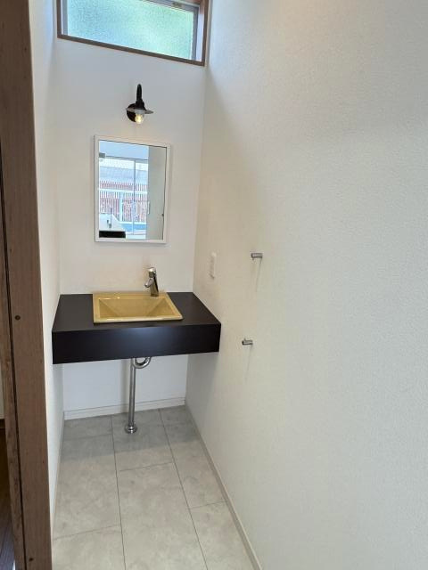 高知市宝町　中古戸建ての洗面所