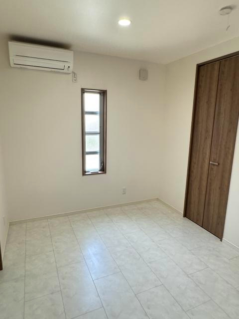 高知市宝町　中古戸建ての洋室