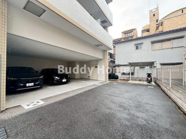 クローバー・グランデ平野の駐車場