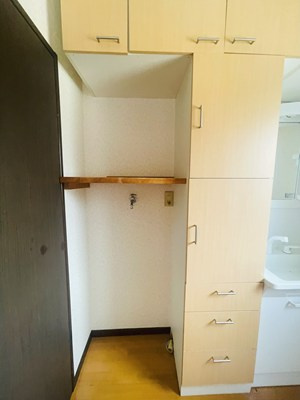 羽犬塚貸家 ２階部分の内装|明るい室内です