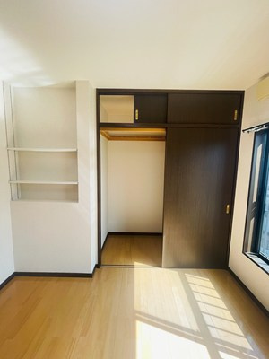 羽犬塚貸家 ２階部分の収納|便利な収納スペースです