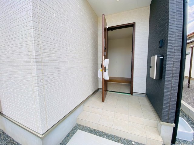 よかタウン／南区出仲間７丁目３期／１号棟の玄関