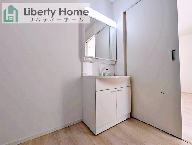 結城市結城第45　新築戸建　3号棟の独立洗面台