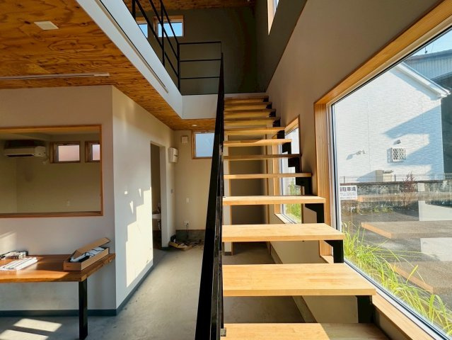 小坂本町今井様貸店舗の内装