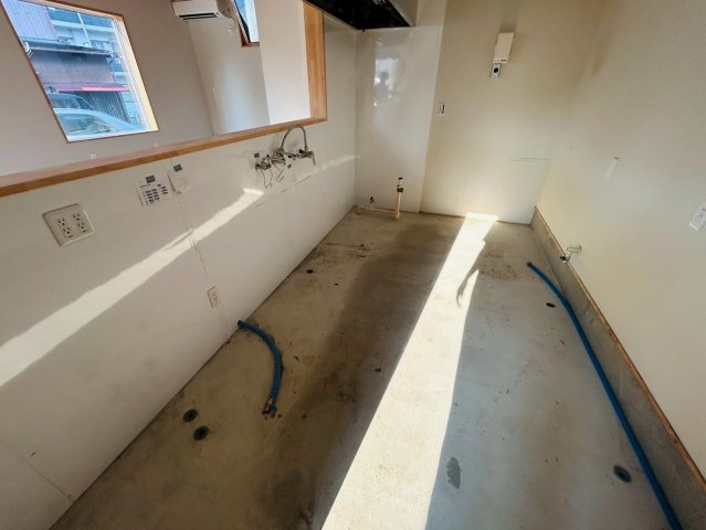 小坂本町今井様貸店舗の内装