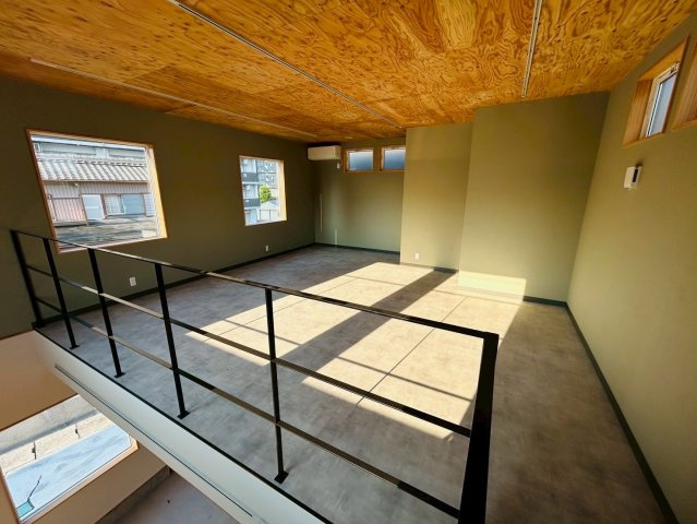 小坂本町今井様貸店舗の内装