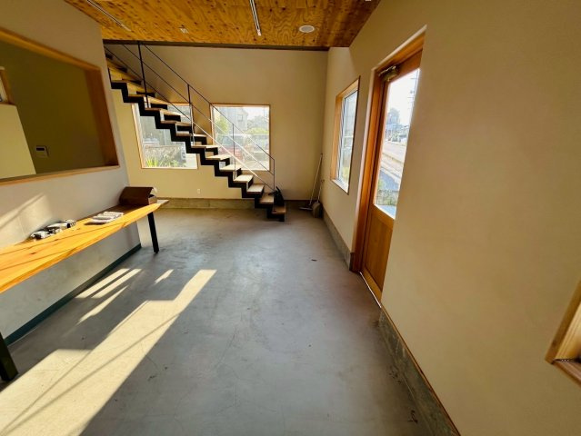 小坂本町今井様貸店舗の内装