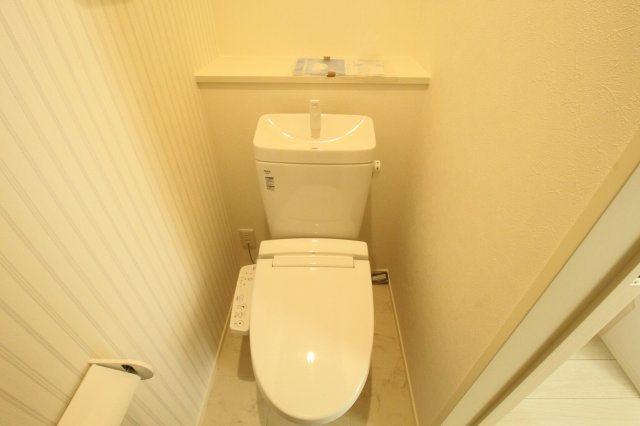いの町枝川　新築戸建　⑪（全2区画）【内覧可能】のトイレ|1Ｆ　温水洗浄便座