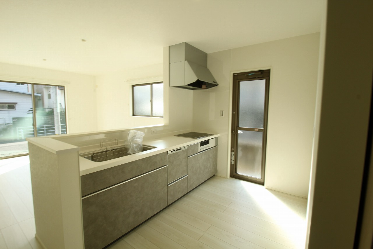 いの町枝川　新築戸建　⑪（全2区画）【内覧可能】のキッチン|カウンターキッチン