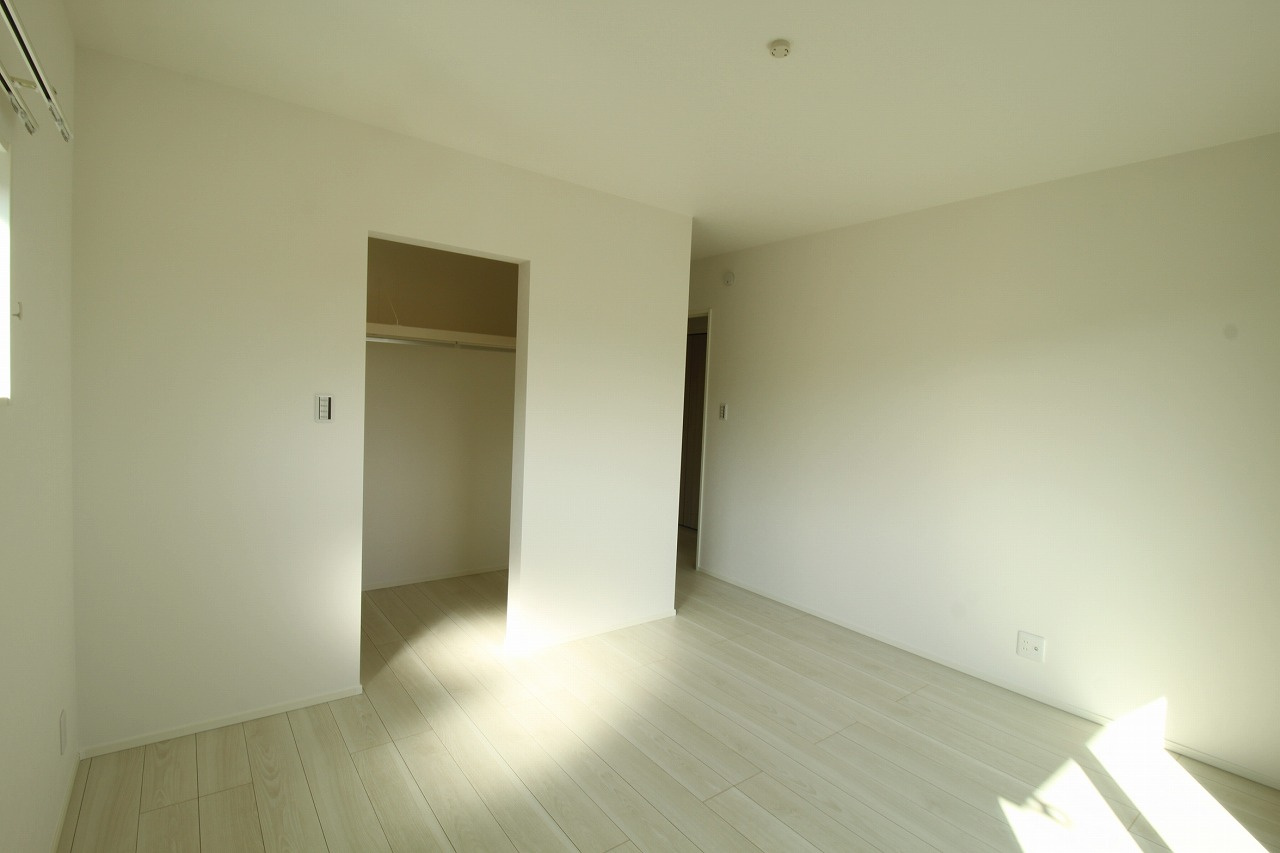 いの町枝川　新築戸建　⑪（全2区画）【内覧可能】の寝室|2Ｆ　南の部屋　7.7帖