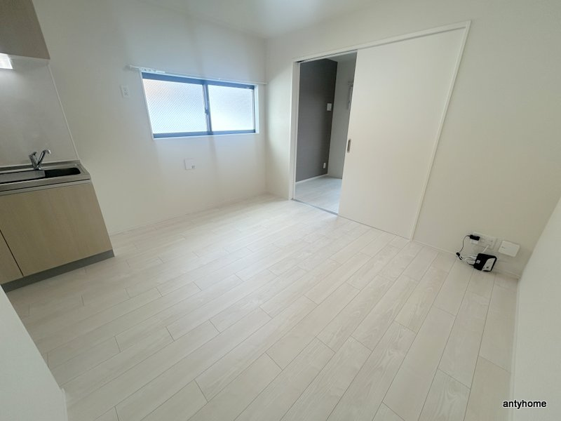 グランディオ鶴橋　仲介手数料無料の居間・リビング