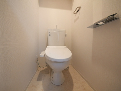 【トイレ】 | エスリード難波AGREA | 清潔感のあるトイレです