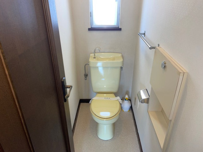 【トイレ】 | 枚方市茄子作北町　戸建 | ２階トイレ