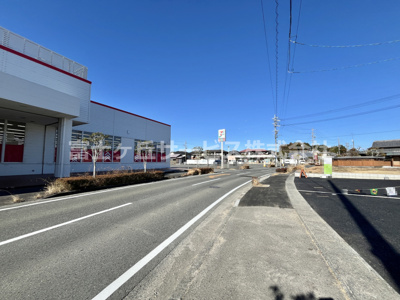 【前面道路含む現地写真】 | 菊川市加茂 15期 新築一戸建て 2号棟 | 前面道路含む現地写真です