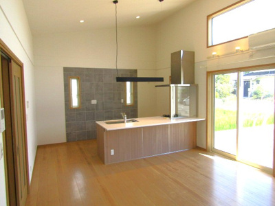 【居間・リビング】 | 【平屋住宅】甲府市下今井町 | 居間です