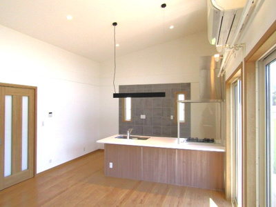 【居間・リビング】 | 【平屋住宅】甲府市下今井町 | おしゃれな居間です