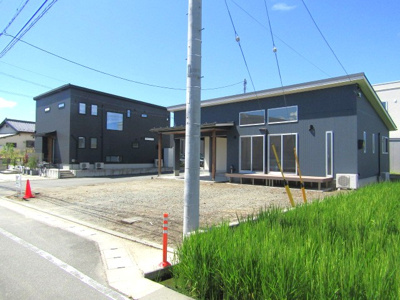 【前面道路含む現地写真】 | 【平屋住宅】甲府市下今井町 | 前面道路含む現地写真です