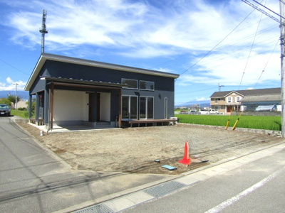 【駐車場】 | 【平屋住宅】甲府市下今井町 | 駐車場があります