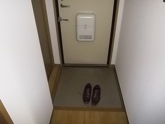 コートブランＢの玄関