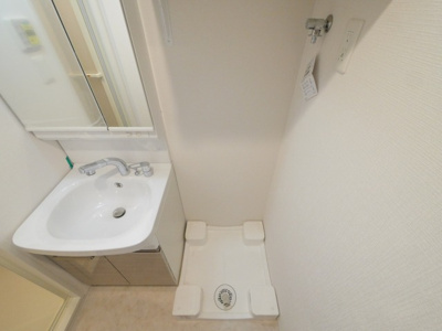 【設備】 | エスリード難波AGREA | 洗濯機置き場です。