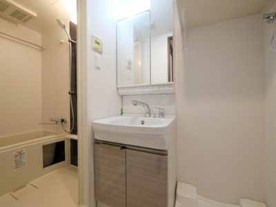 【独立洗面台】 | エスリード難波AGREA | 使いやすい独立洗面台です