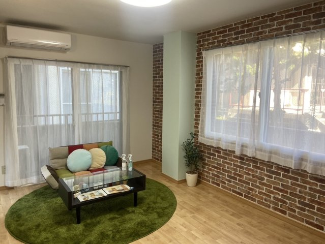 ハイブリッジ神道寺の居間・リビング