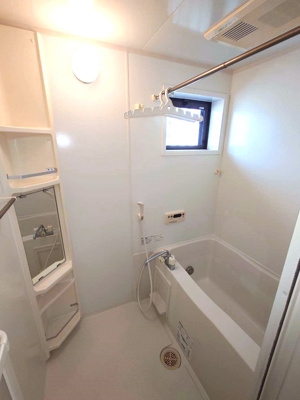 【浴室】 | エトワール | 窓