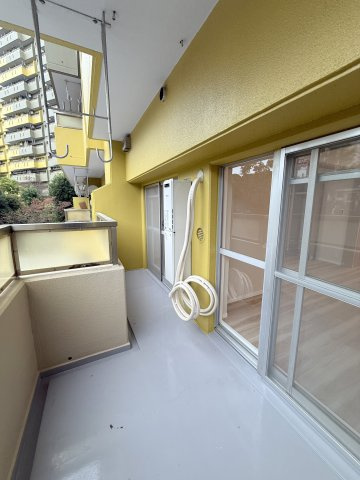 横浜若葉台団地4-22号棟のバルコニー|バルコニー