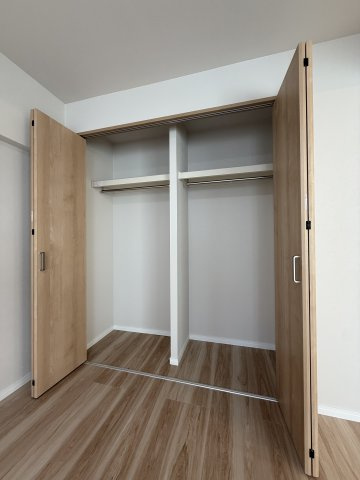 横浜若葉台団地4-22号棟の収納|クローゼット