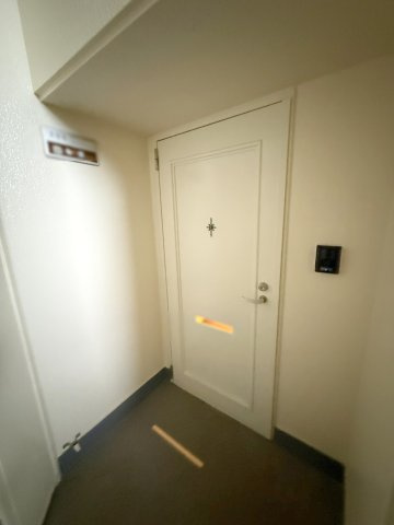 横浜若葉台団地4-22号棟の玄関|玄関