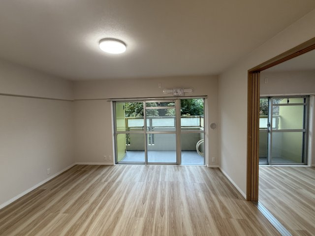 横浜若葉台団地4-22号棟の居間・リビング|リビング