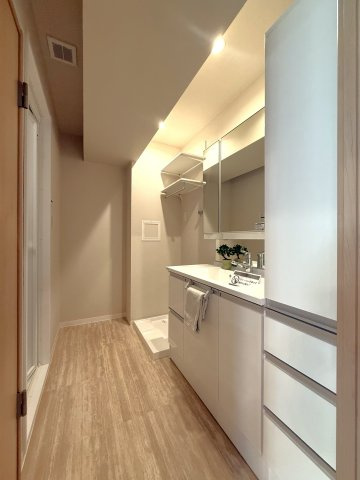 横浜若葉台団地4-22号棟の独立洗面台|洗面所