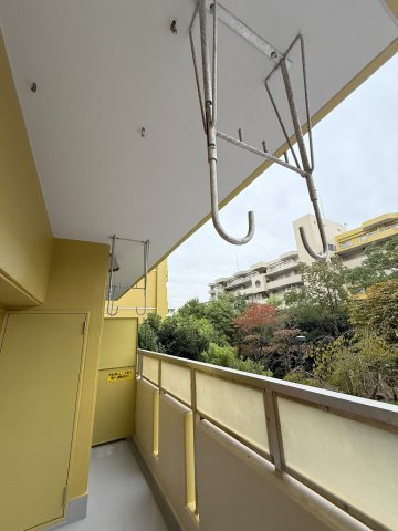 横浜若葉台団地4-22号棟のバルコニー|バルコニー