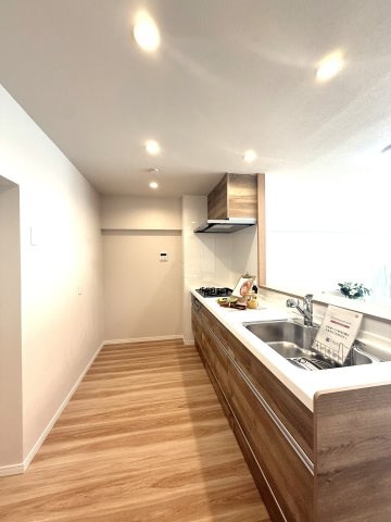 横浜若葉台団地4-22号棟のキッチン|キッチン