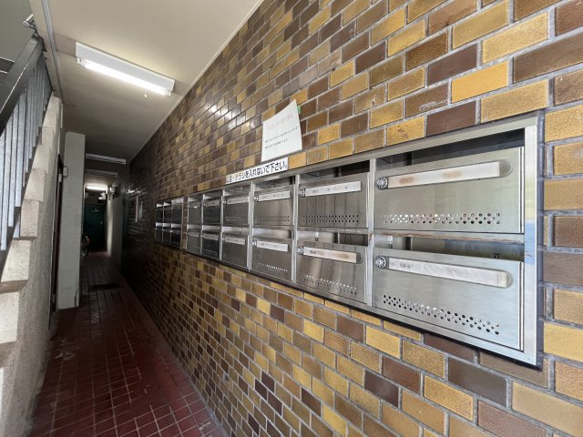 ドルフィンマンションのエントランス