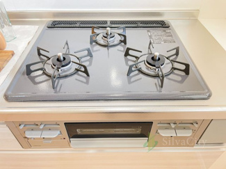 【キッチン】 | 武蔵野グリーンハイツ | 三口ガスコンログリル付き