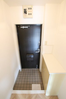 【玄関】 | エルファミーレ富田林