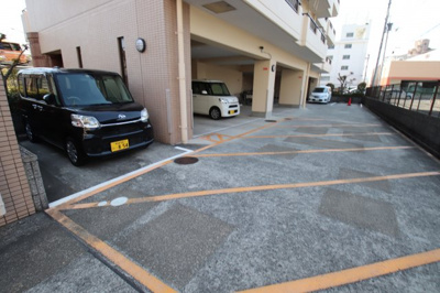 【駐車場】 | エルファミーレ富田林