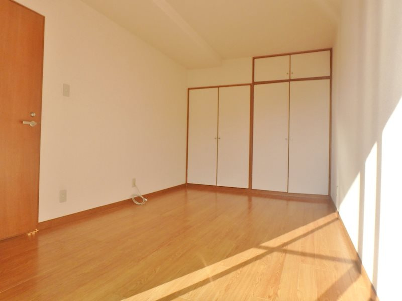 ラ・ミーユ甲東園の寝室|洋室（8.5帖）