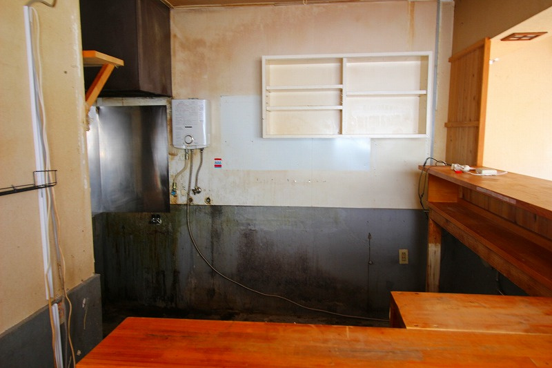 米子市朝日町事業用貸店舗の玄関|厨房写真になります。