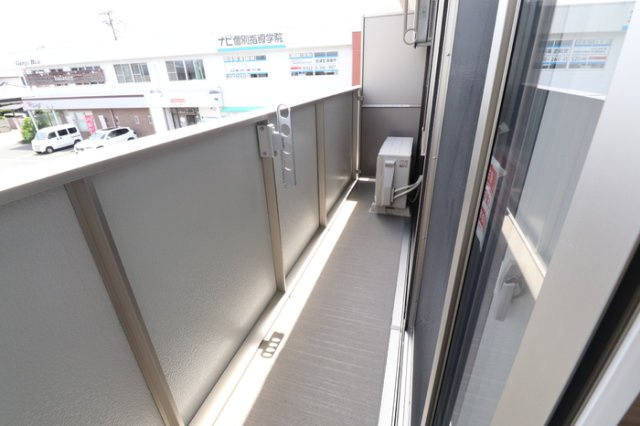 熊本市南区白藤２丁目のアパートのバルコニー