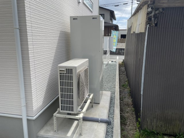 【設備】 | 新築分譲住宅 東根市中央東二丁目　全3棟　 | ヒートポンプ式でお湯を沸かし貯めておく給湯器です。深夜にお湯を沸かす事でプロパンガスの給湯器よりも光熱費を抑える事ができ、万が一災害時には貯湯タンクの水を使用することができます♪