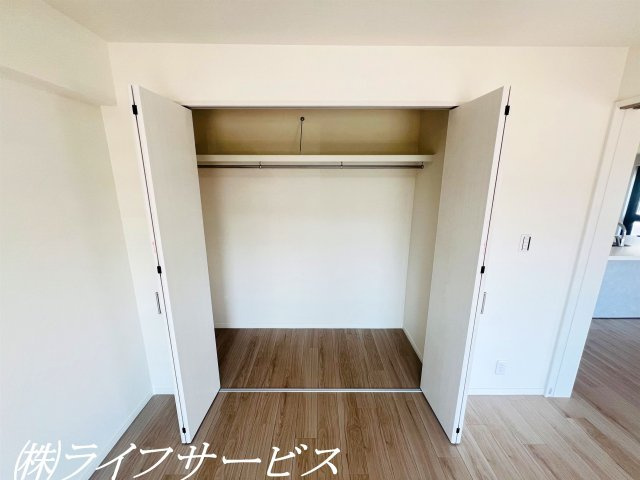 【収納】 | ベル・アーバニティ東淀川 | リビング横洋室７.０帖／陽当り良好・クローゼット有！リビングルームとつなげて使用いただけます！
