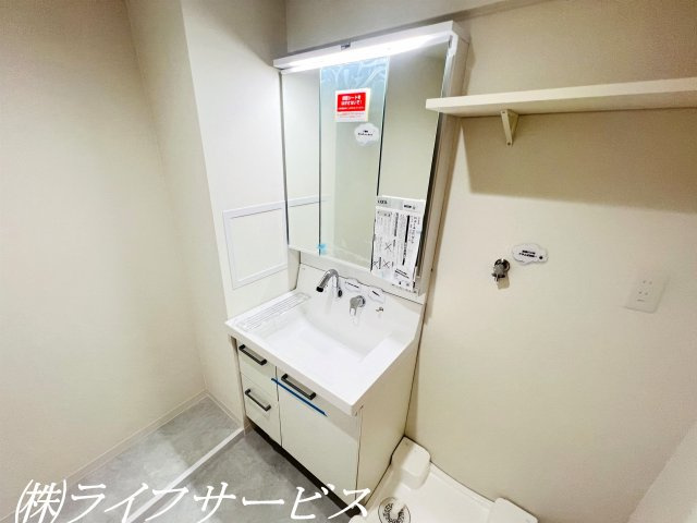 【洗面所】 | ベル・アーバニティ東淀川 | 三面鏡・シャワー付洗面化粧台
