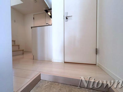 【玄関】 | ヴィラ・トゥルヌソル | 毎日通る玄関はこちらです