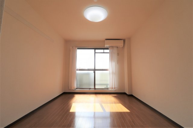 メゾン・ヴェルドゥールの洋室